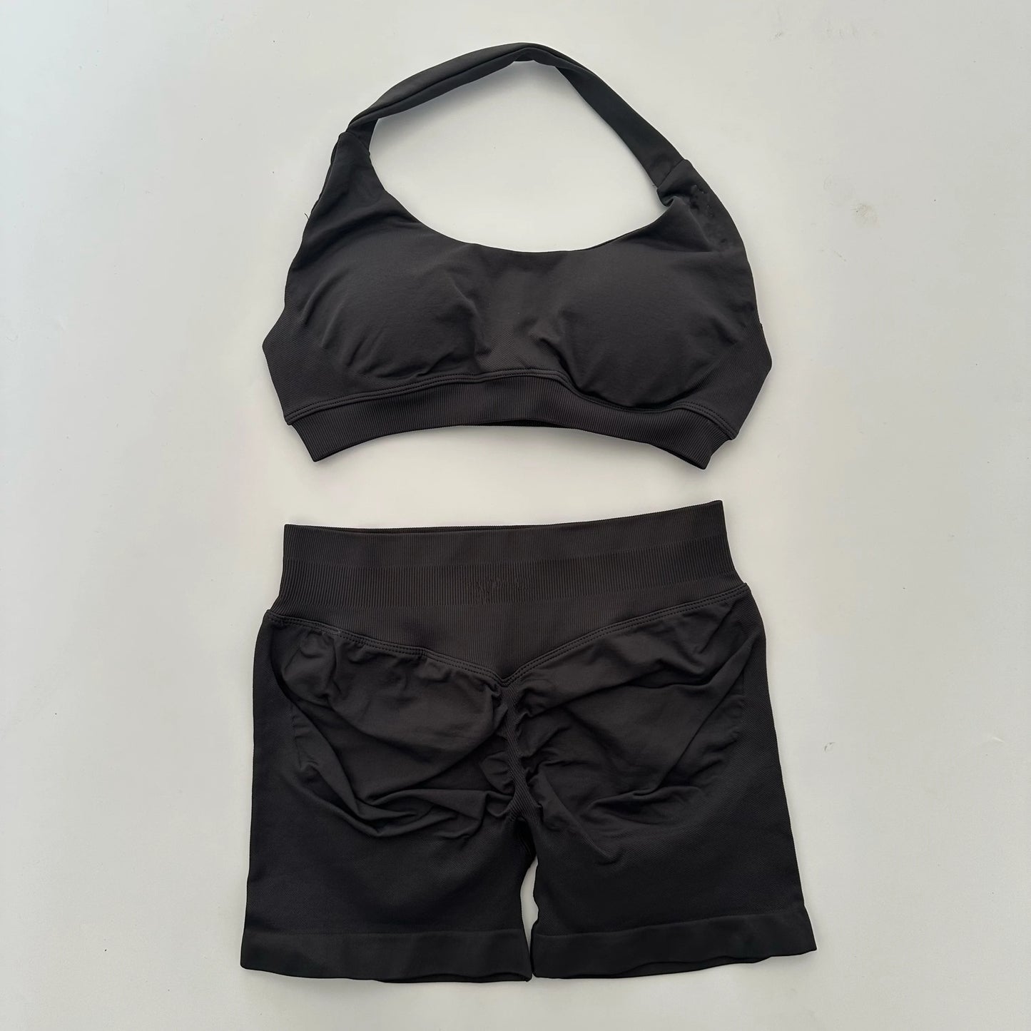 Seamless Yoga Shorts Set - Stylish Halter Sports Bra & Scrunch Shorts for Ultimate Workout Comfort