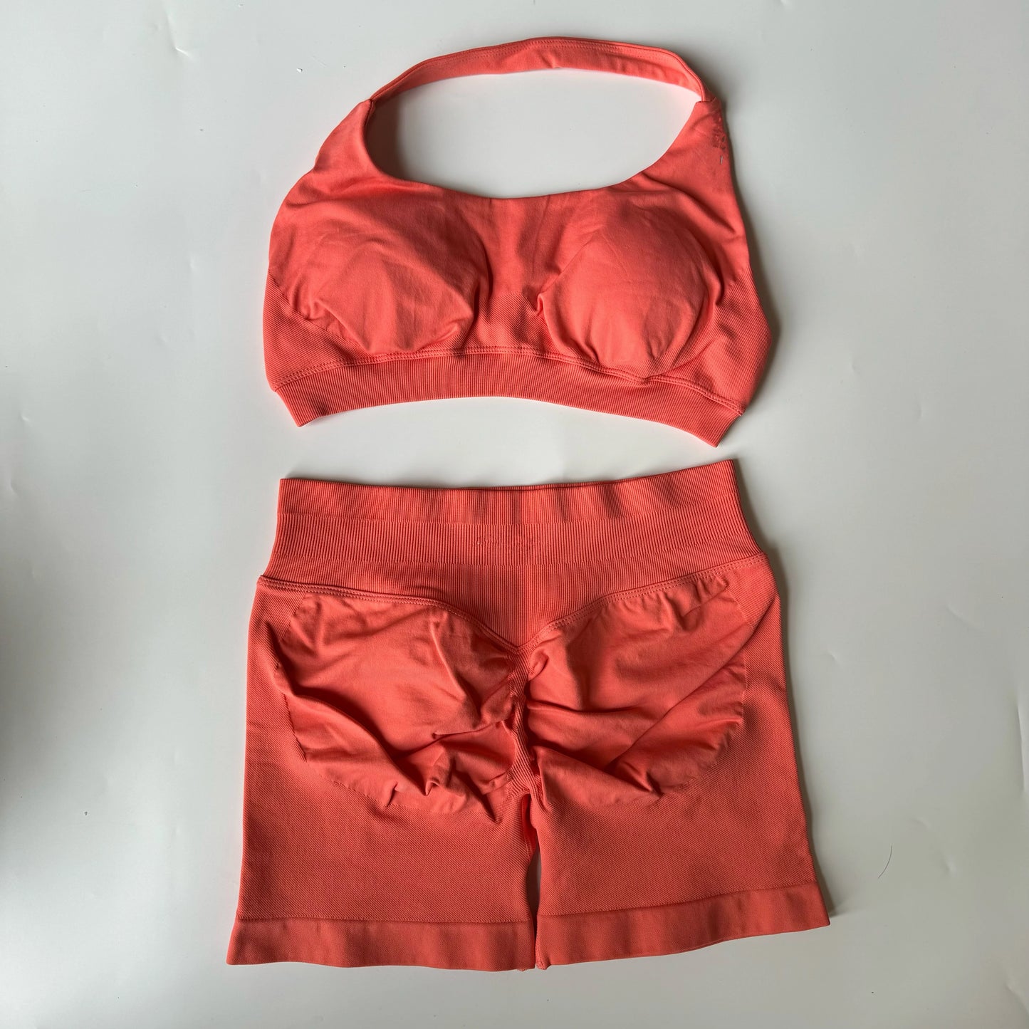 Seamless Yoga Shorts Set - Stylish Halter Sports Bra & Scrunch Shorts for Ultimate Workout Comfort