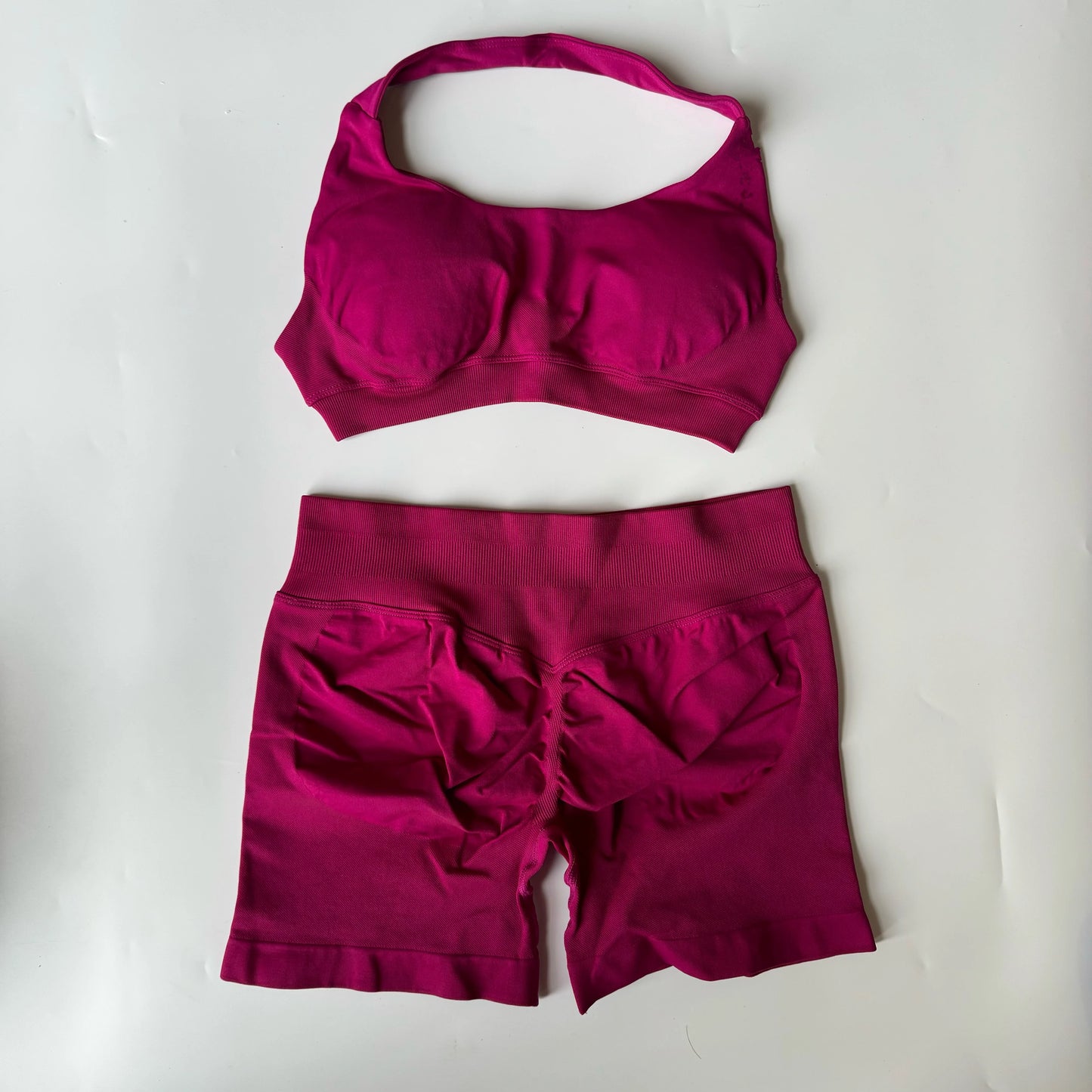 Seamless Yoga Shorts Set - Stylish Halter Sports Bra & Scrunch Shorts for Ultimate Workout Comfort