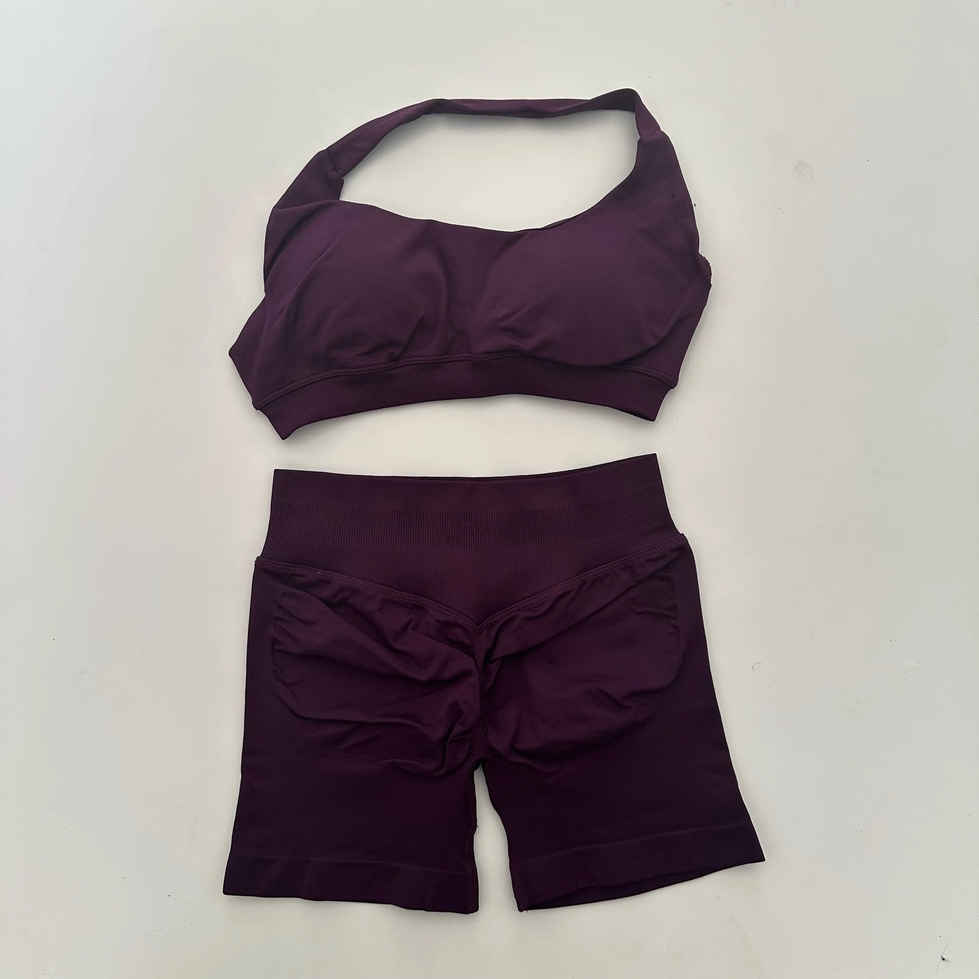 Seamless Yoga Shorts Set - Stylish Halter Sports Bra & Scrunch Shorts for Ultimate Workout Comfort